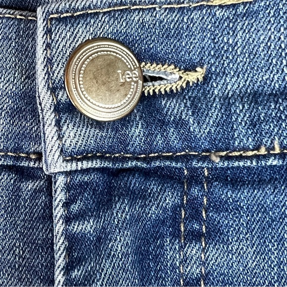 Lee Size 8 Petite Classic Fit 1889 Straight Leg Blue Medium Wash Jeans - Picture 7 of 14